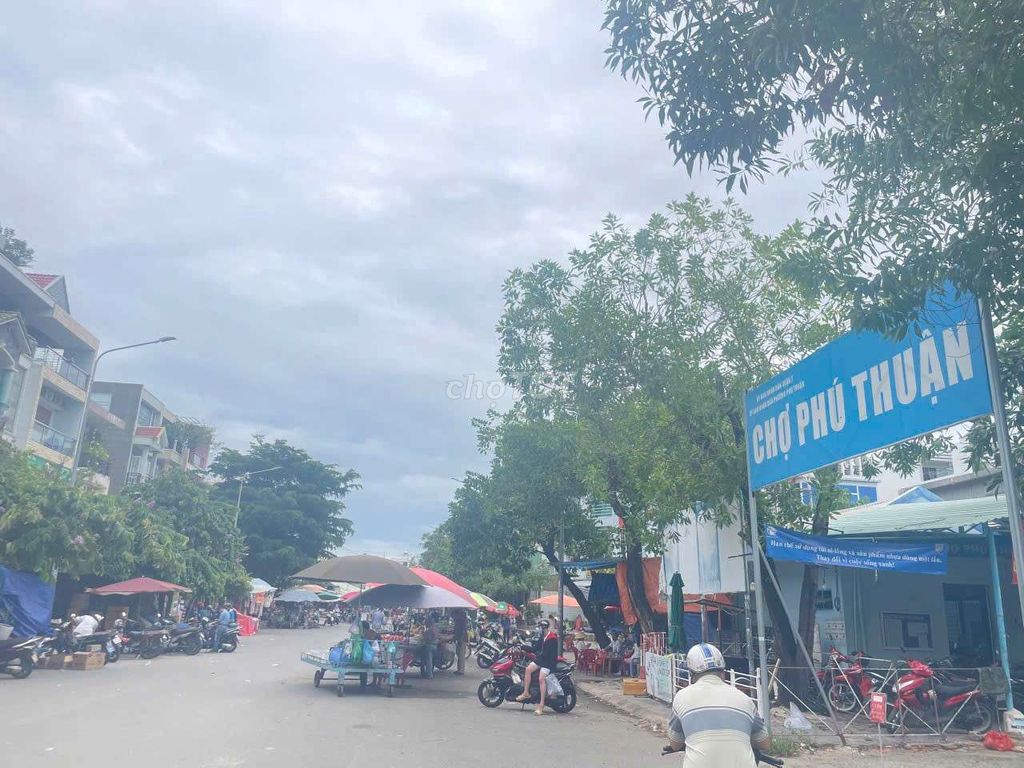 CHO THUÊ KHO SẠCH NGAY CHỢ , P.PHÚ THUẬN , QUẬN 7 .