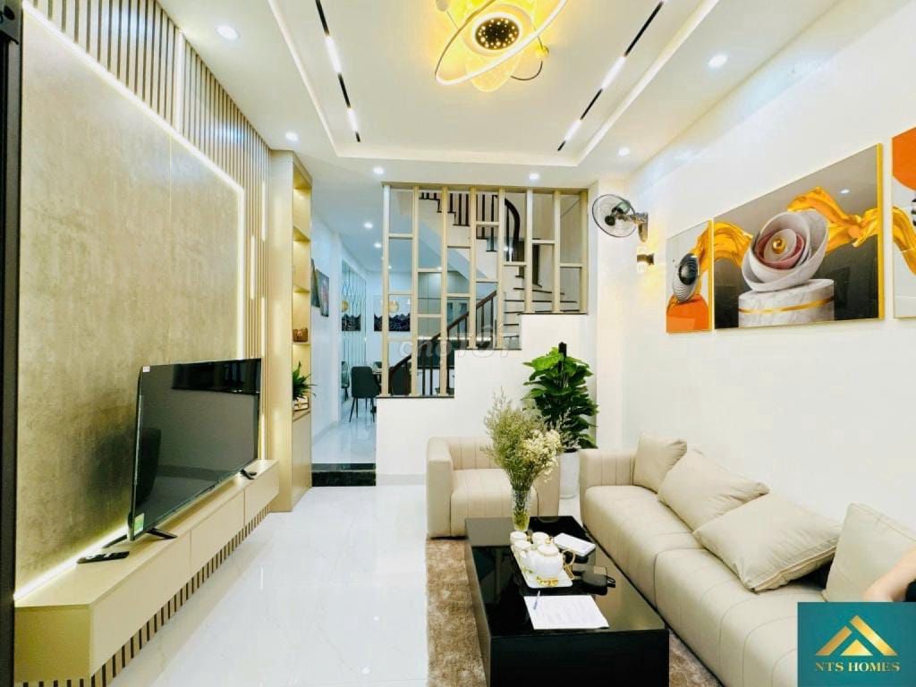 Nhà An Dương- 40m2 - Tây Hồ - Giá nhỉnh 6 tỷ- Ô TÔ TRÁNH CÁCH NHÀ 5M