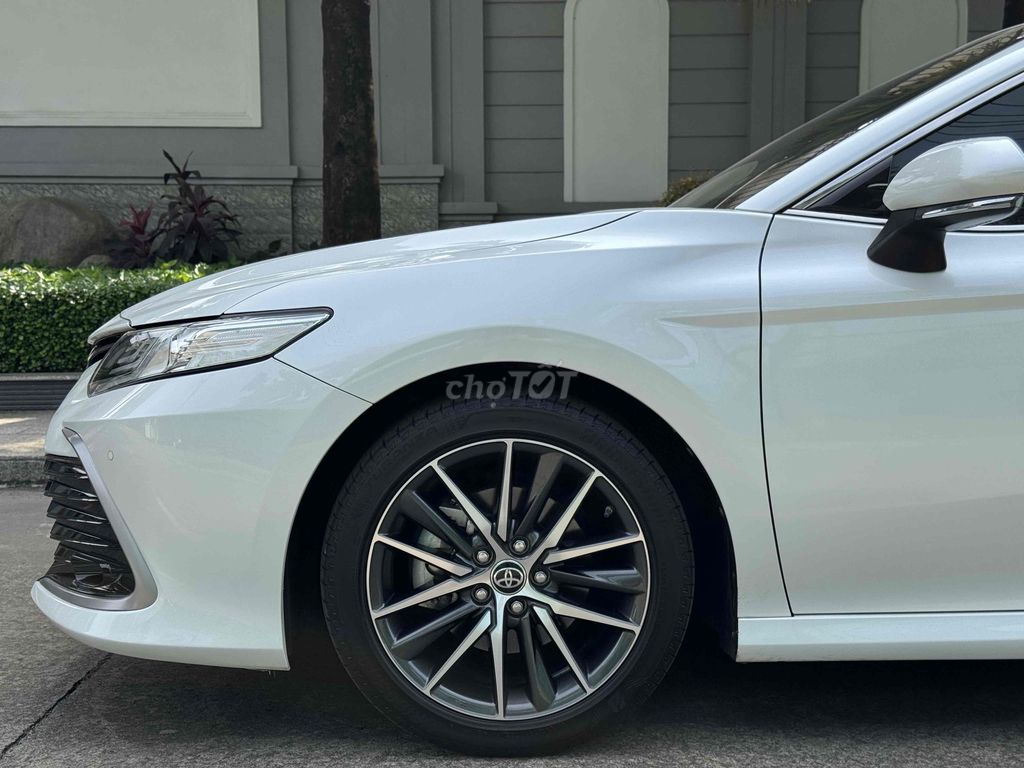 🚘Siêu phẩm Camry 2.0Q 2022 siêu đẹp cập bến🚘. Mua bán Ô tô tại Thành phố Dĩ An Bình Dương được đăng bởi Dương hình 18