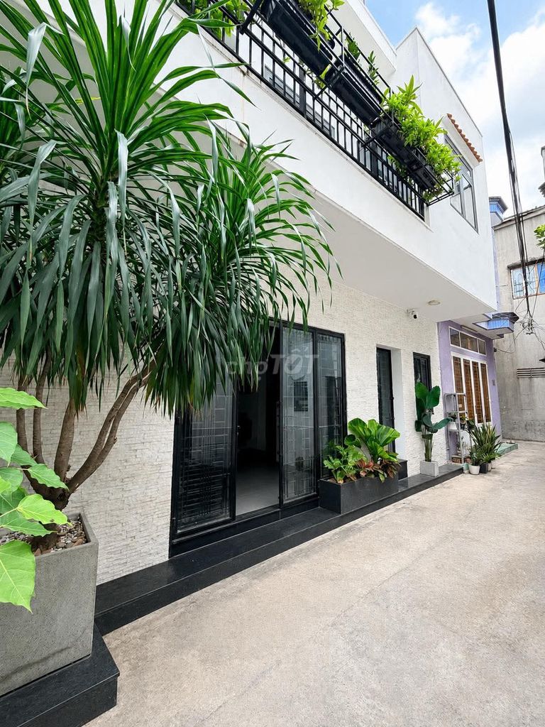 NHÀ 3 TẦNG SÂN THƯỢNG RỘNG DƯƠNG QUẢNG HÀM #12257177