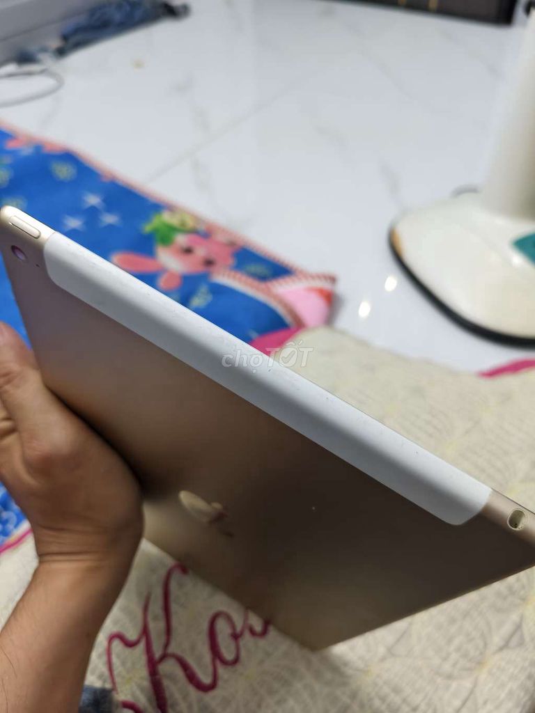 Apple iPad Air 2 64GB Vàng đồng. Mua bán Máy tính bảng tại Huyện Châu Phú An Giang được đăng bởi Nhật Hiền hình 1