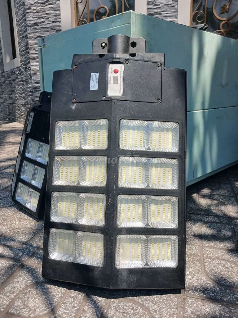 Đèn năng lượng mặt trời Đen Nhựa. Mua bán Đèn tại Quận Tân Bình Tp Hồ Chí Minh được đăng bởi Thành hình 1