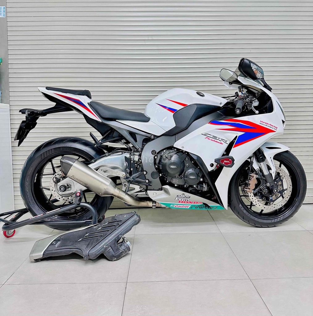Honda CBR1000rr ABS 2015 nhập AU HQCN. Mua bán Xe máy tại Quận 12 Tp Hồ Chí Minh được đăng bởi Tường hình 2