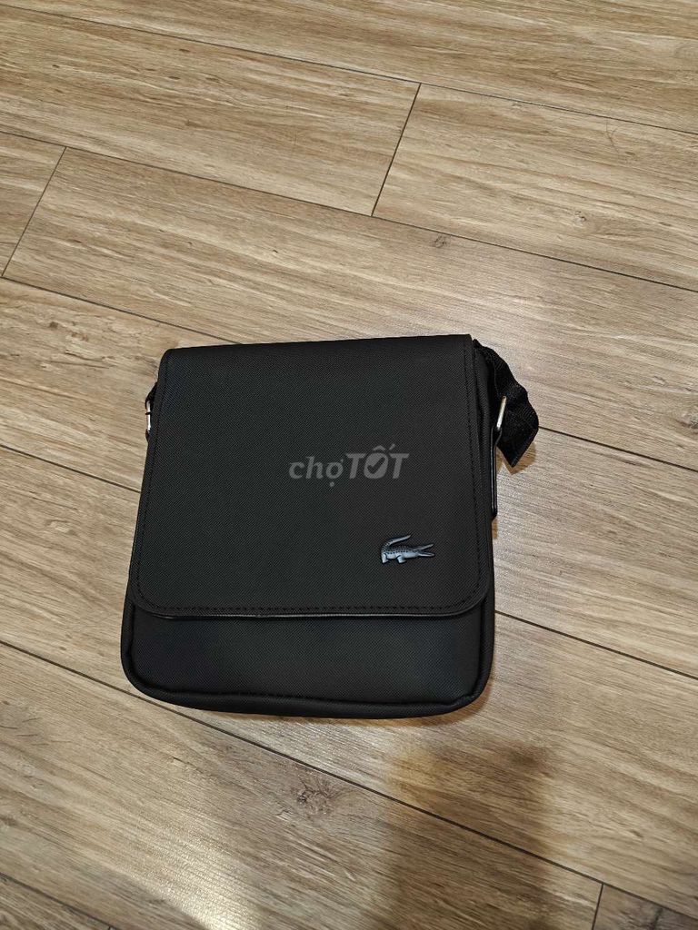 Túi đeo chéo Lacoste Đen Unisex. Mua bán Túi xách tại Quận Hai Bà Trưng Hà Nội được đăng bởi Hai hình 1