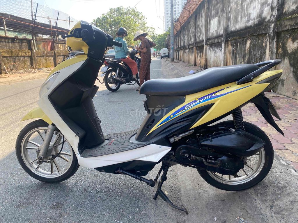 KYMCO CANDY 2012 cavet đầy đủ máy ngon. Mua bán Xe máy tại Quận 7 Tp Hồ Chí Minh được đăng bởi Tú Nguyễn hình 2