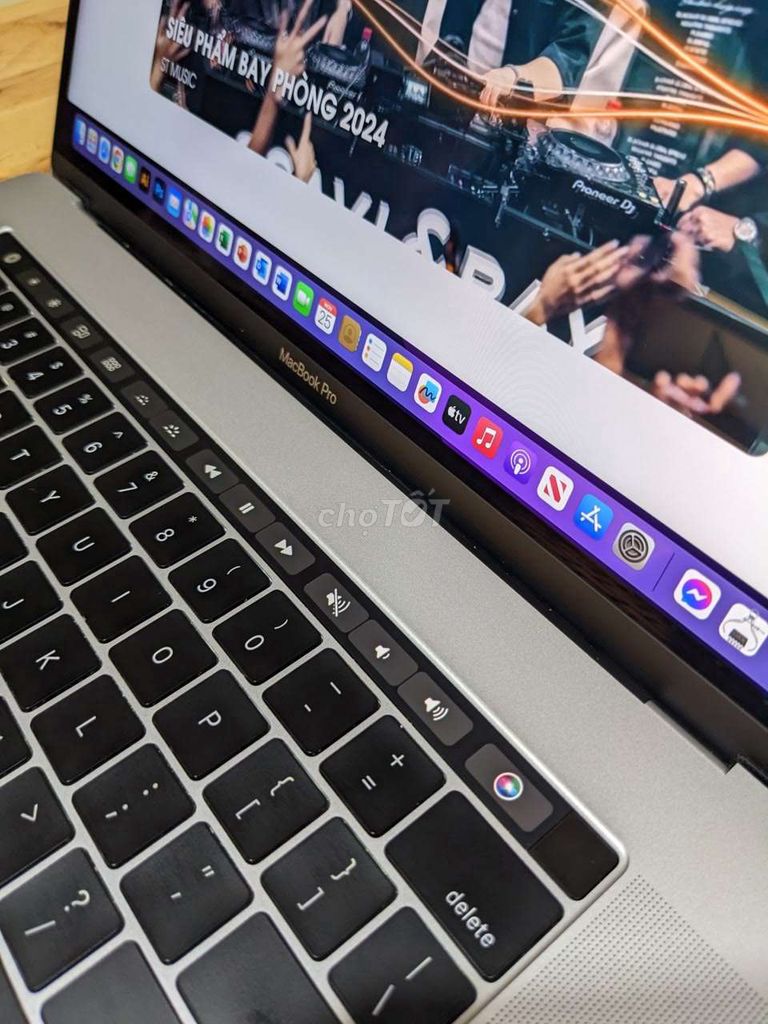 Macbook pro 2017 15 inch i7 16 512 vga rời 4gb