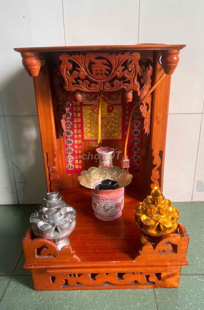 Tủ thờ gỗ xoan đào 41x61x42cm. Mua bán Tủ, kệ gia đình tại Thành phố Châu Đốc An Giang được đăng bởi Lê Bình Cầm Đồ 2 hình 1