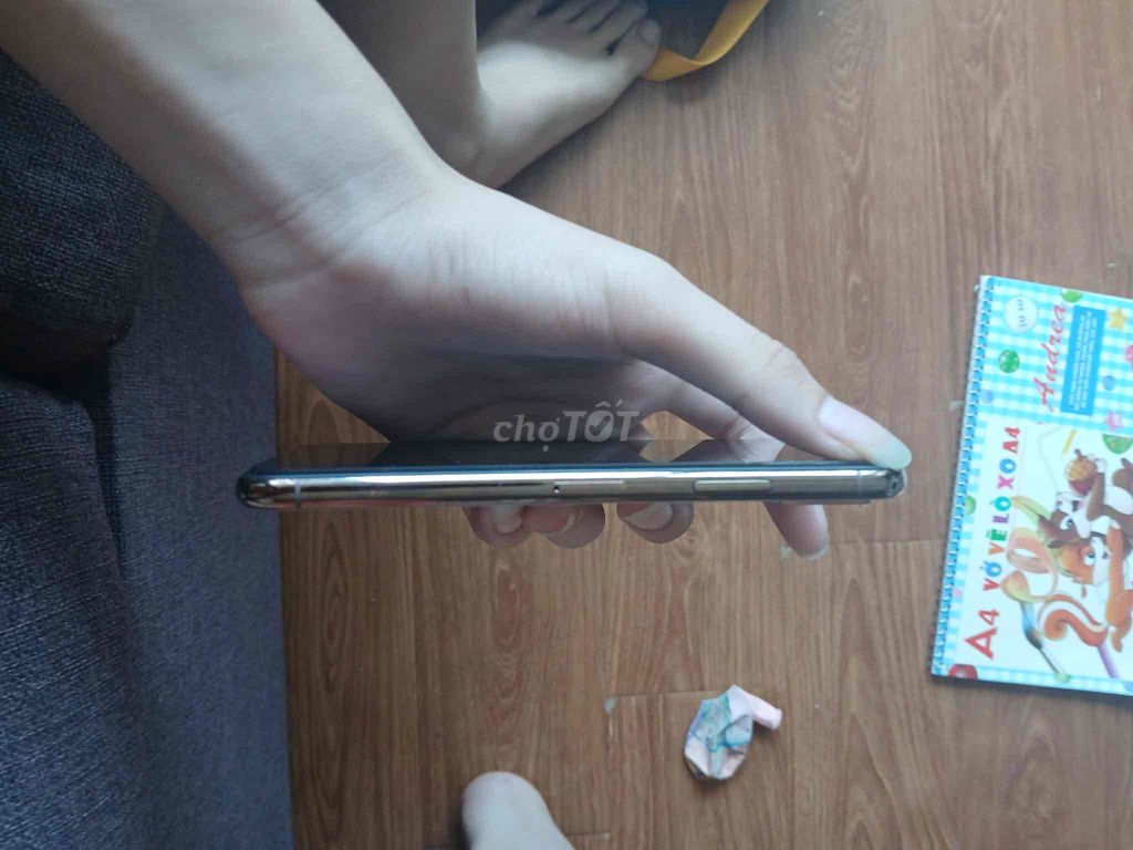 Apple iPhone XS 64GB Vàng Đã sử dụng. Mua bán Điện thoại tại Quận Tây Hồ Hà Nội được đăng bởi Bùi Bình Tubi hình 1