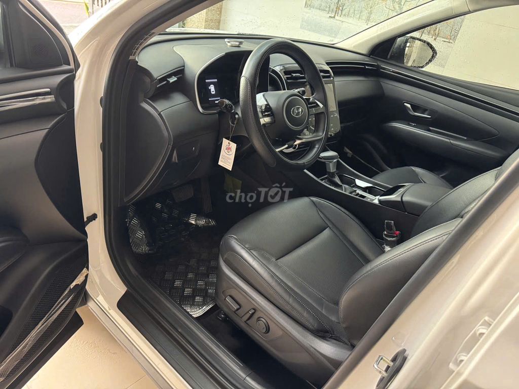 Hyundai Tucson 2023 2.0 AT Tiêu chuẩn - 24635 km. Mua bán Ô tô tại Thành phố Nha Trang Khánh Hòa được đăng bởi Anh Hải hình 12