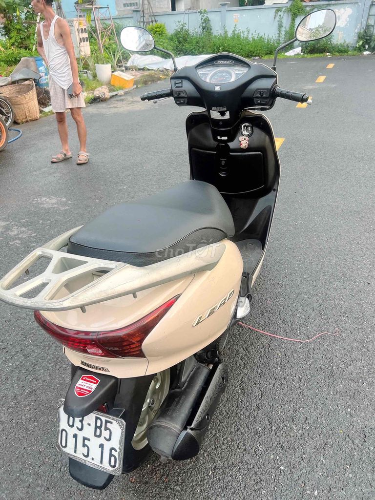 đá chống tắt máy xe chay nhẹ Máy chạy ngon lành. Mua bán Xe máy tại Thành phố Dĩ An Bình Dương được đăng bởi Phan van do  hình 6