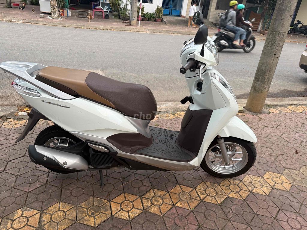 Lead 2018 khóa thông minh zin cứg áo dán keo trong. Mua bán Xe máy tại Thành phố Quảng Ngãi Quảng Ngãi được đăng bởi Hien hình 2