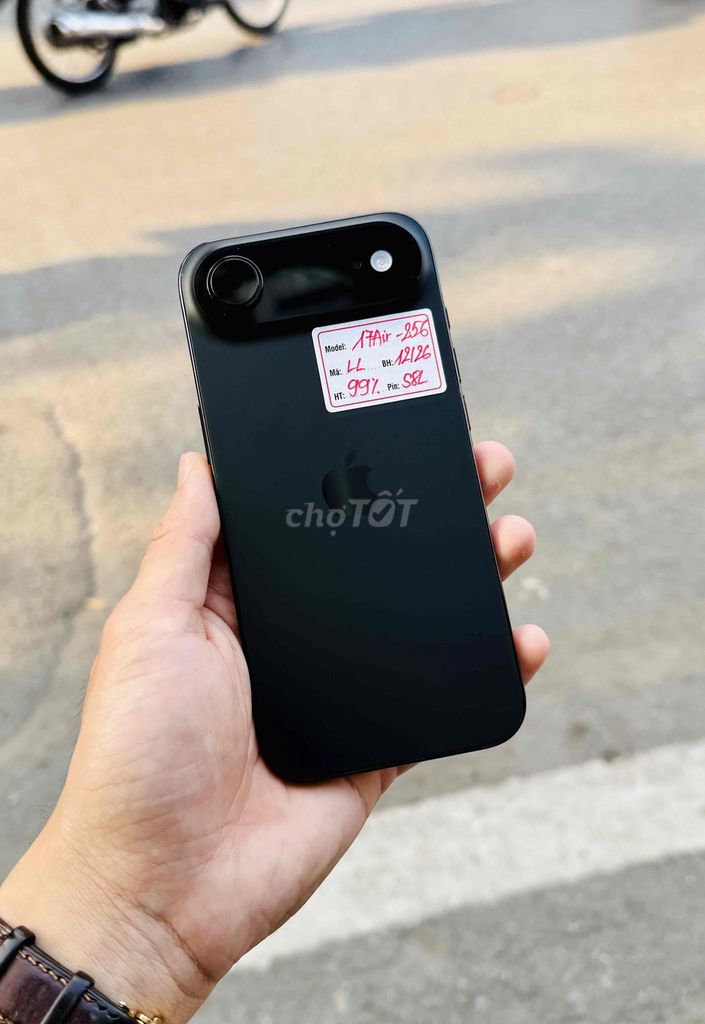 iPhone 17 Air 256GB LL/A pin 100%, bảo hành dài. Mua bán Điện thoại tại Quận Đống Đa Hà Nội được đăng bởi Lâm Bảo Tuyên hình 1