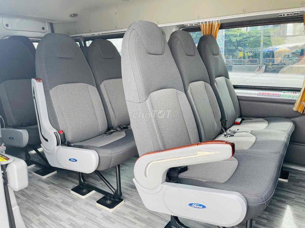 Ford Transit 2024 Rất Mới - Nhiều Phụ Kiện Lên Săn. Mua bán Ô tô tại Quận Tân Bình Tp Hồ Chí Minh được đăng bởi TRUNG TÂM XE LƯỚT CHÍNH HÃNG hình 12