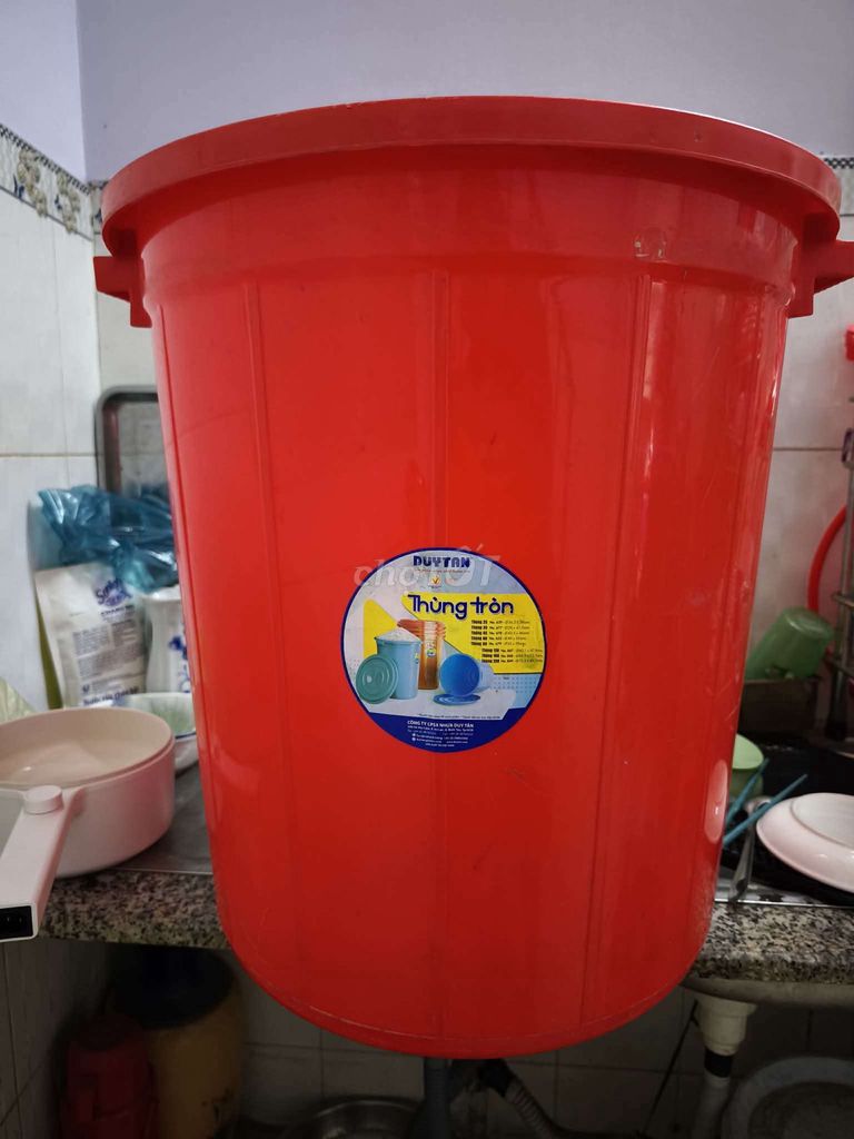 Thùng đựng Duy Tân 90L Đỏ. Mua bán Dụng cụ nhà bếp tại Quận 11 Tp Hồ Chí Minh được đăng bởi Tào Huệ Lệ hình 1