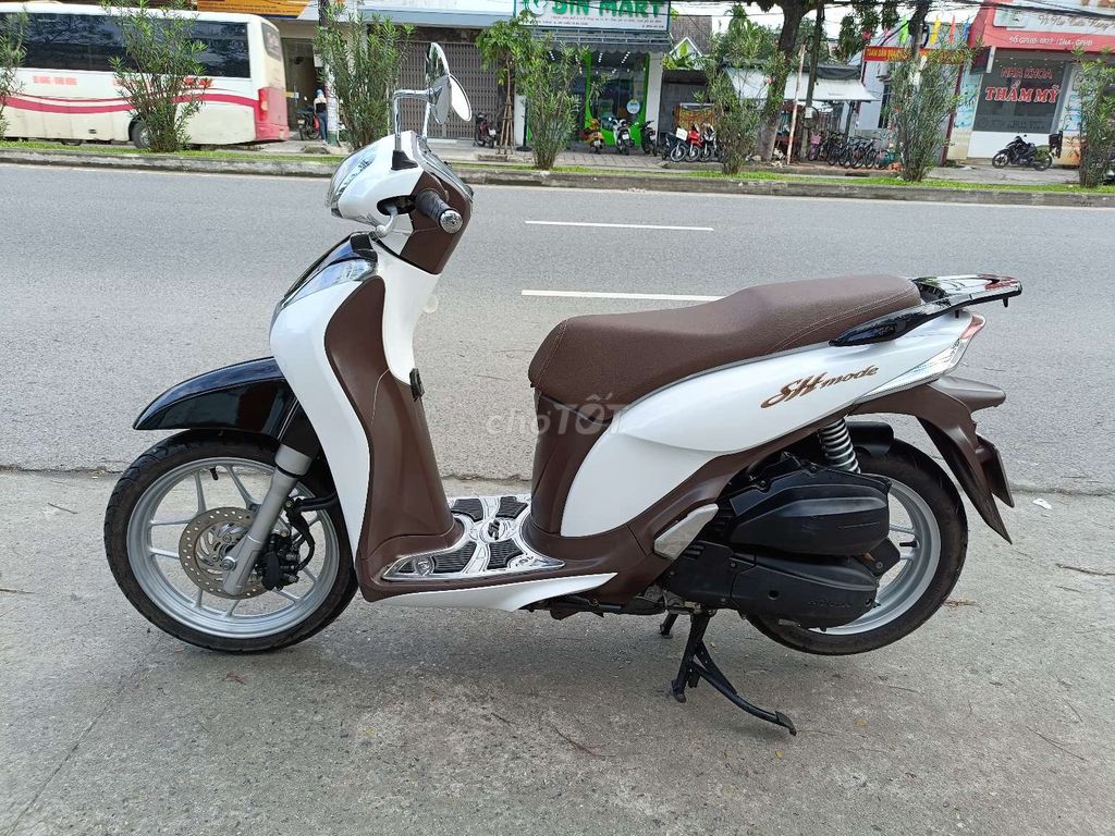 Honda SH Mode 2015 màu Trắng. Mua bán Xe máy tại Quận Liên Chiểu Đà Nẵng được đăng bởi long hình 6