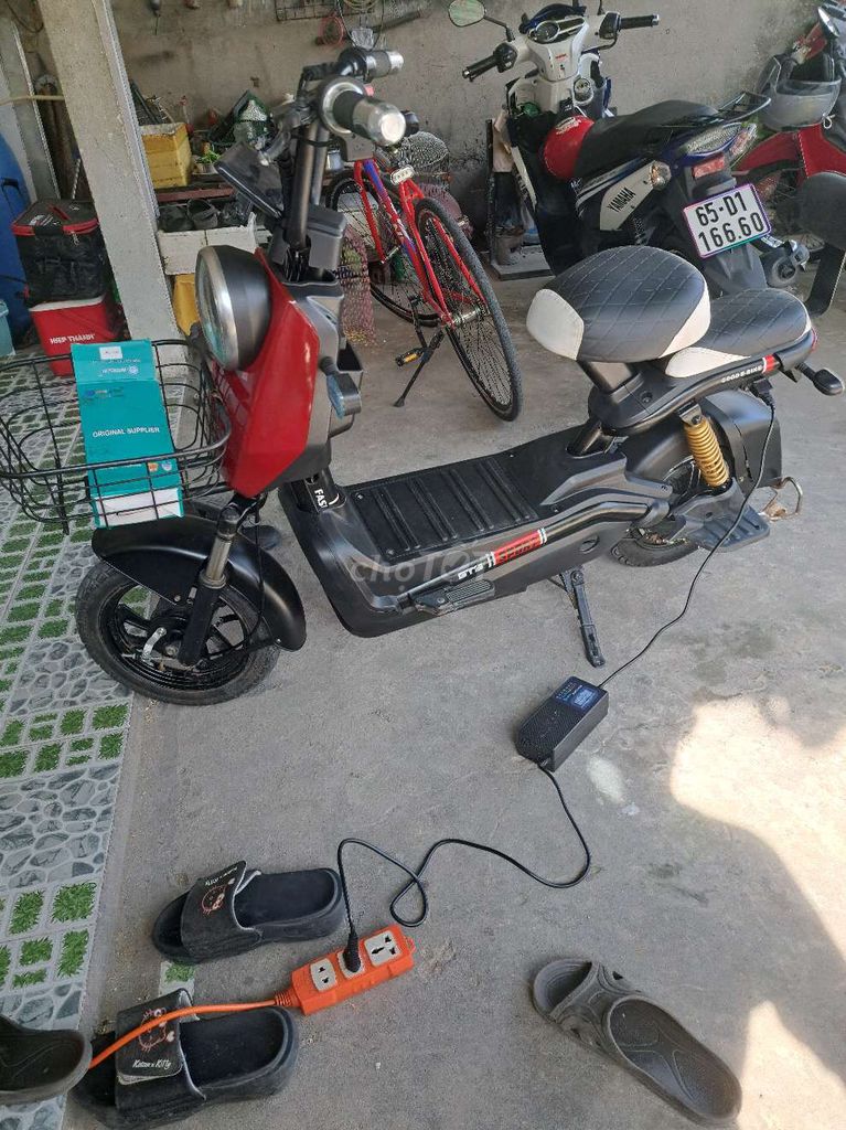 Xe đạp điện màu Đen bình yếu. Mua bán Xe điện tại Quận Ninh Kiều Cần Thơ được đăng bởi KO TIẾP TIN NHẮN hình 2