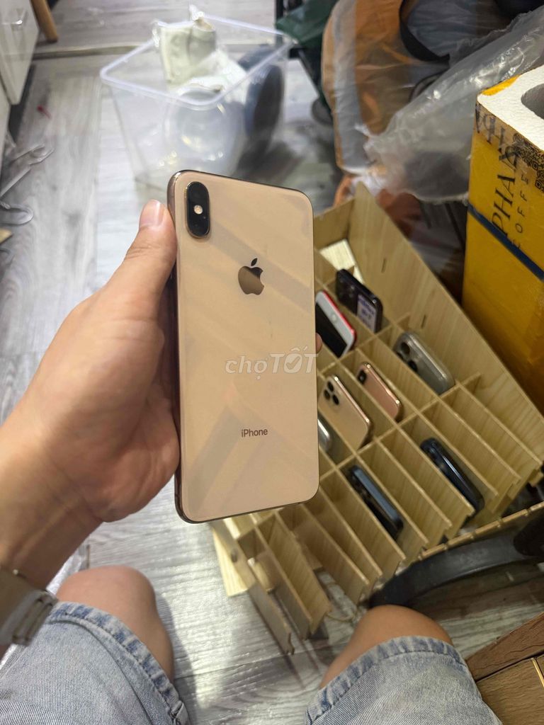iPhone XS Max Vàng QuốcTế giá rẻ. Mua bán Điện thoại tại Quận Hải Châu Đà Nẵng được đăng bởi Hoàng Táo 273 Nguyễn Hoàng hình 1
