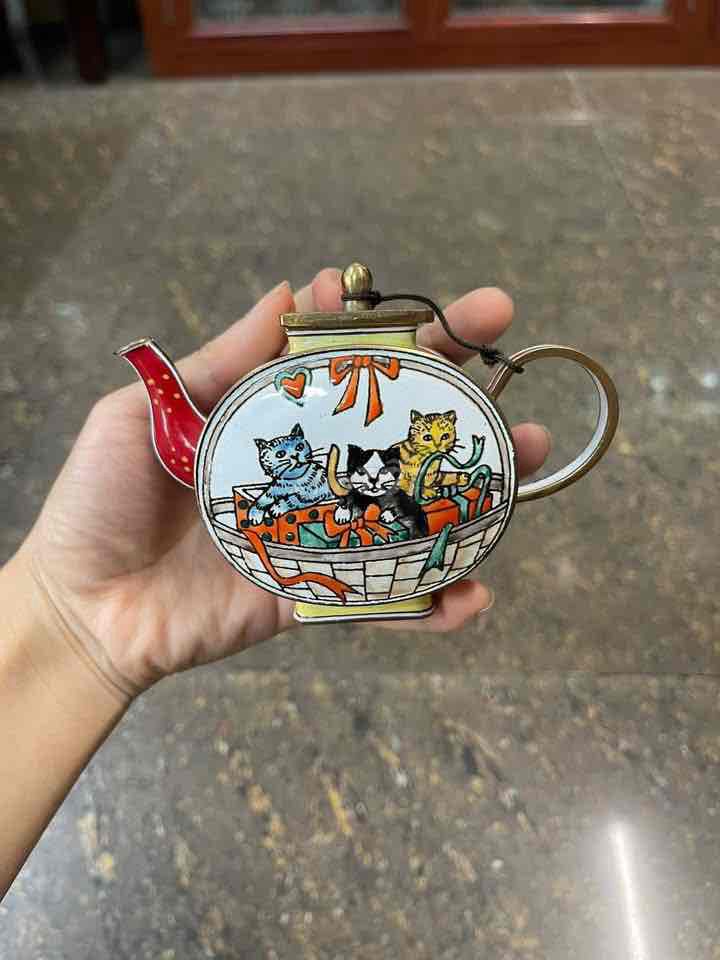 Ấm trà Pháp lam cổ điển. Mua bán Nội thất, đồ gia dụng khác tại Quận Cầu Giấy Hà Nội được đăng bởi Hoa Nguyễn hình 1