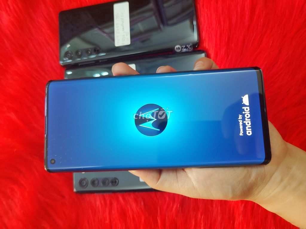 MOTOROLA MOTO EDGE MÀN CONG THÁC NƯỚC. Mua bán Điện thoại tại Quận Tân Bình Tp Hồ Chí Minh được đăng bởi LUCKY PHONE VN hình 1