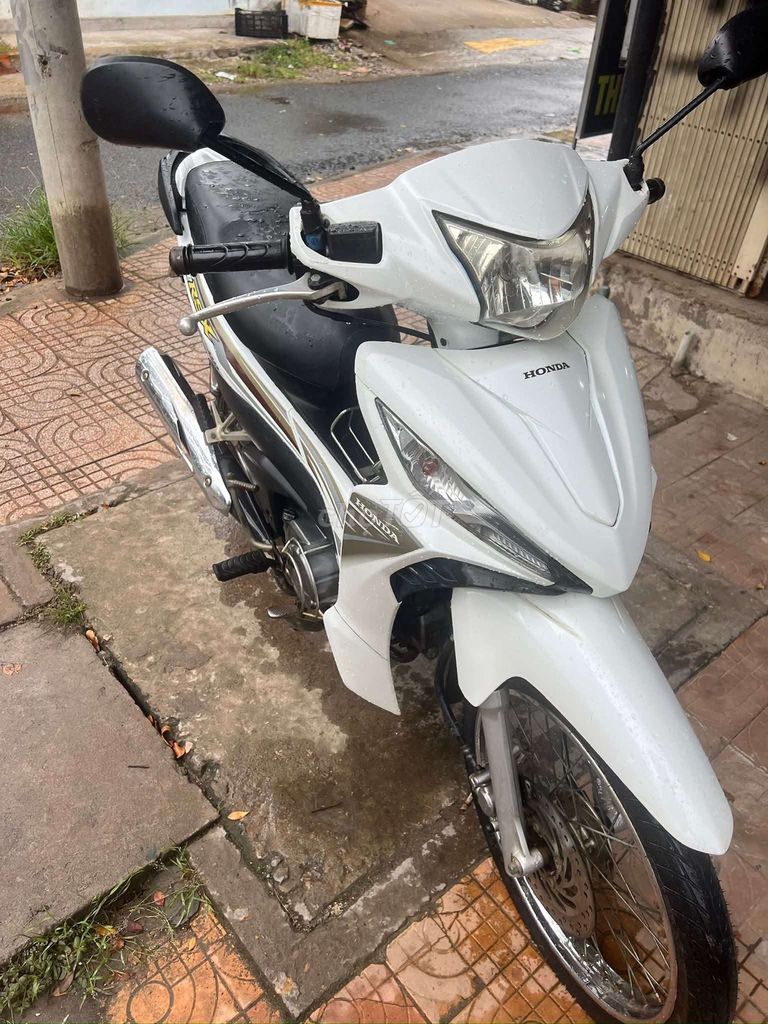 Wave RSX zin máy êm bao chanh chấp toàn quốc. Mua bán Xe máy tại Huyện Vũng Liêm Vĩnh Long được đăng bởi thanh hình 1