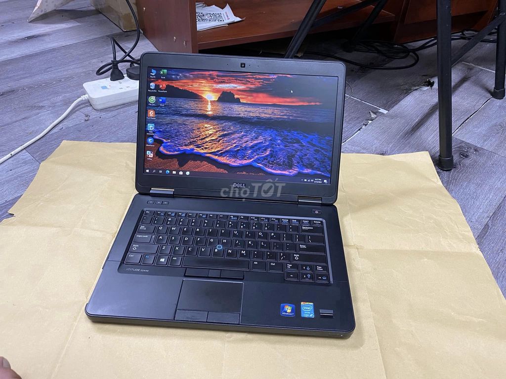 >>Dell latitude E5440..i5-4300m..ram 8g..ssd 128g