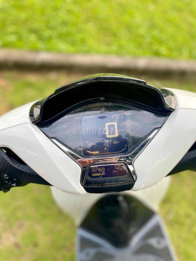 Honda SH 2021 trắng CBS 125i CC đi 2v zin ngon. Mua bán Xe máy tại Quận Long Biên Hà Nội được đăng bởi Đức hình 6