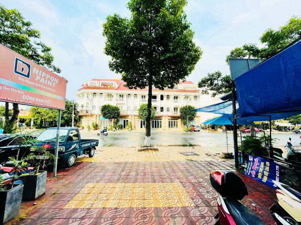 Căn hộ chung cư Hưng Phú mặt tiền đường A6, ngang 7m 1 trệt 1 lửng 3PN