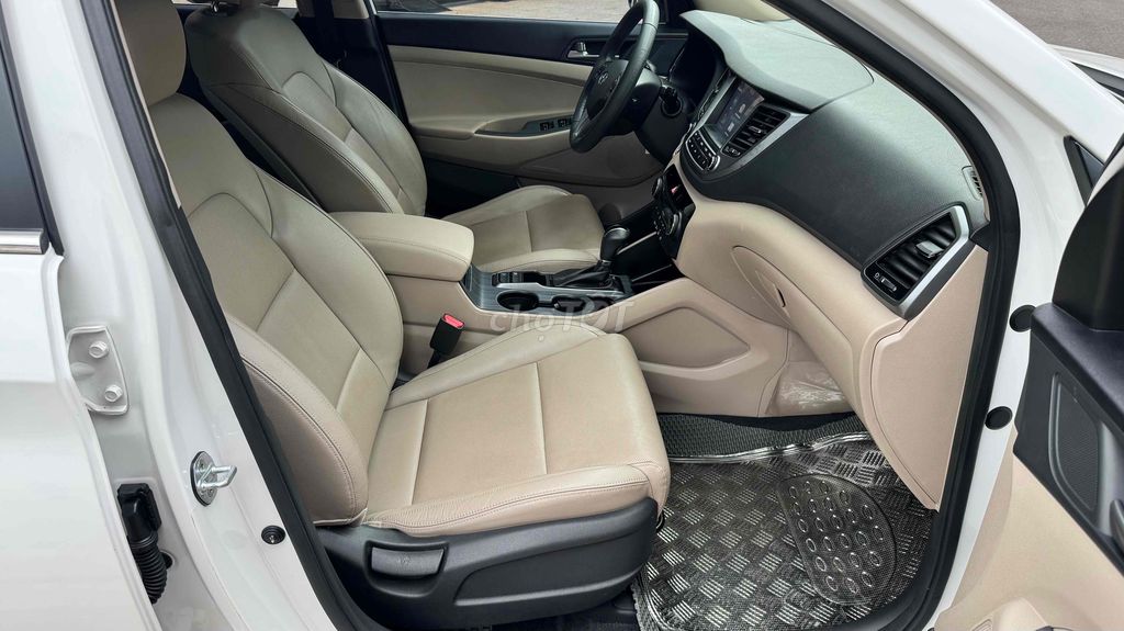 Hyundai Tucson 2018 2.0 AT - 49000 km. Mua bán Ô tô tại Thành phố Buôn Ma Thuột Đắk Lắk được đăng bởi đạt lê hình 12