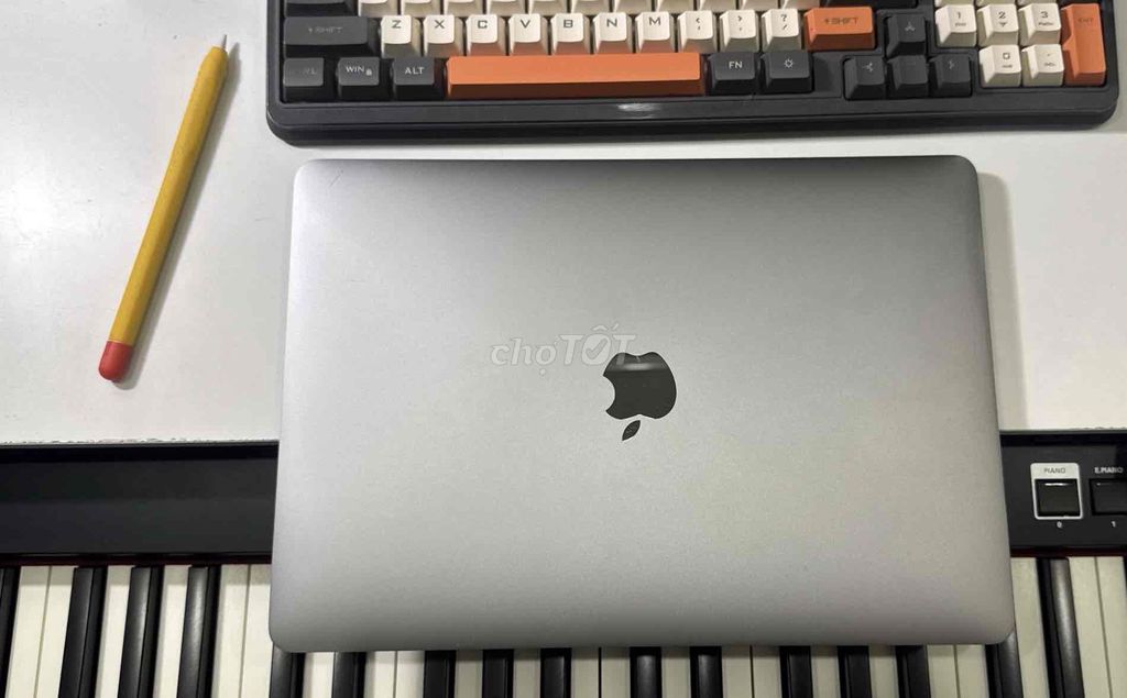 Apple Macbook Pro 2019 i5 16GB/1TB. Mua bán Laptop tại Quận 4 Tp Hồ Chí Minh được đăng bởi Hưng hình 1