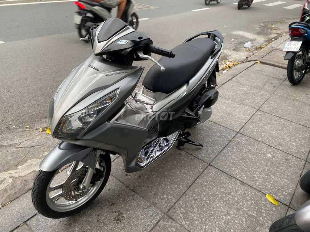 Honda Air Blade FI 2014 серебристый