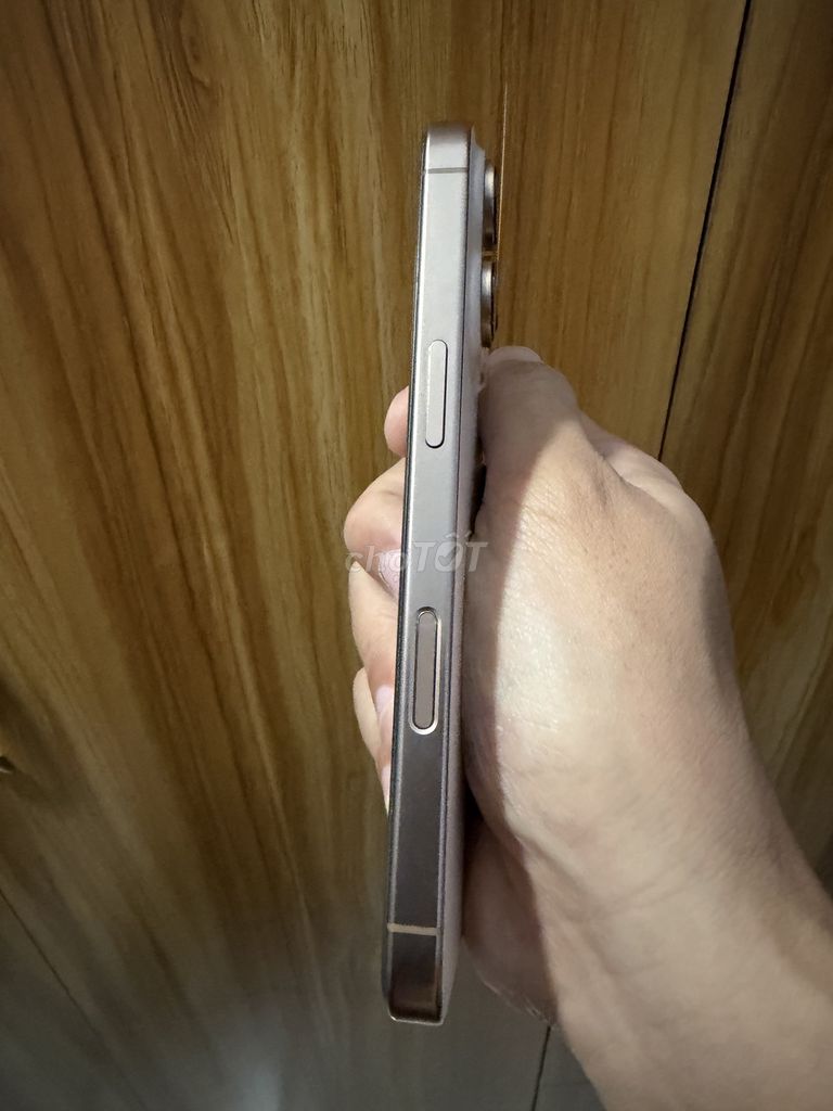 iPhone 16 Pro 256GB Vàng. Mua bán Điện thoại tại Huyện Thường Tín Hà Nội được đăng bởi Đức Trí hình 1