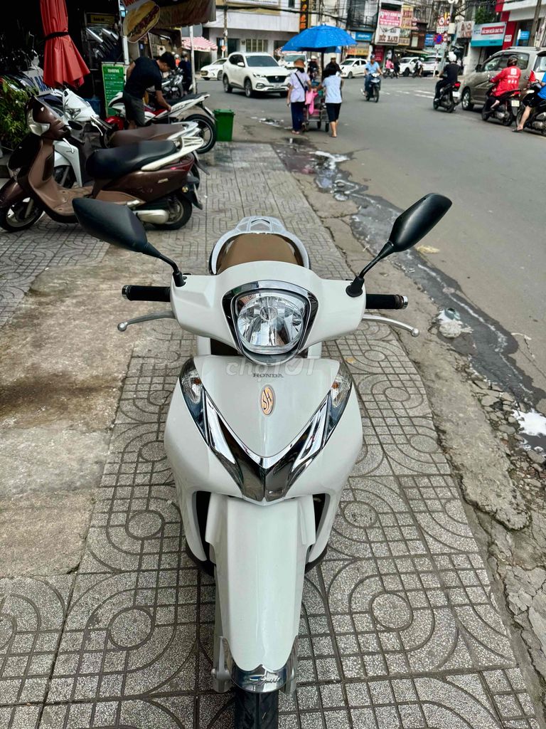 🟢🟢 SH Mode ABS trắng đký cuối 2019 xe đẹp có góp. Mua bán Xe máy tại Thành phố Biên Hòa Đồng Nai được đăng bởi XE MÁY CŨ THÀNH MỸ  hình 1