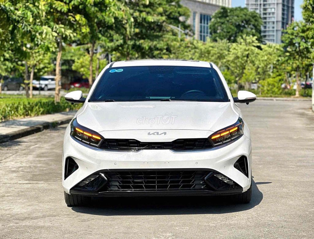 Kia K3 2.0 Premium 2023 Белый СВЕРХКРАСИВЫЙ