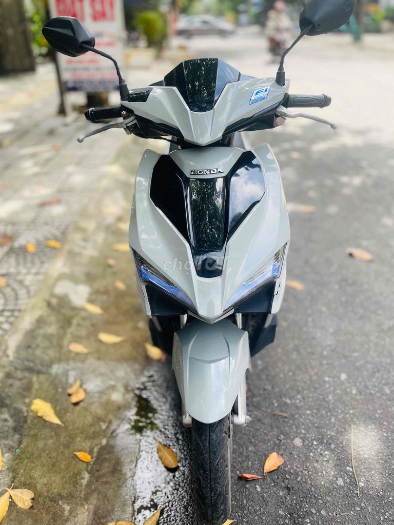 Honda Air Blade 2017 màu Xám. Mua bán Xe máy tại Quận Liên Chiểu Đà Nẵng được đăng bởi Xe Máy Cũ Duy Đạt  66 Nguyễn Khuyến hình 4