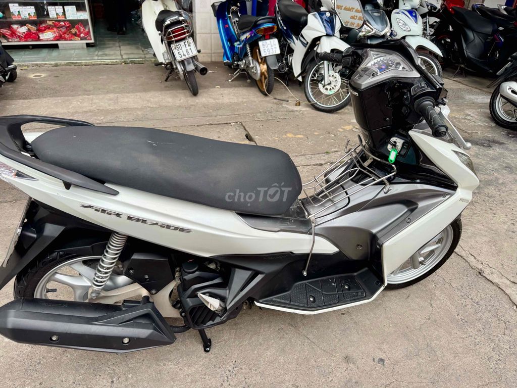 Honda Air Blade 125 2014 Trắng xám. Mua bán Xe máy tại Thành phố Biên Hòa Đồng Nai được đăng bởi XE MÁY CŨ THÀNH MỸ  hình 9