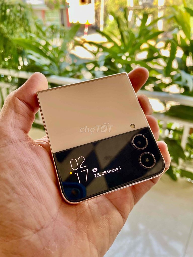 Samsung Z Flip 4 Máy zin nguyên bản đẹp 98%. Mua bán Điện thoại tại Thành phố Đà Lạt Lâm Đồng được đăng bởi Lavie Nguyễn  hình 1