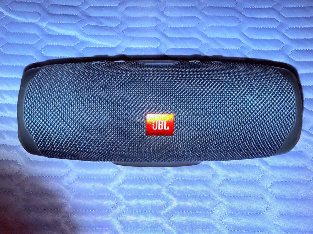 JBL Charge 4 cũ. Mua bán Tivi, Âm thanh tại Quận Long Biên Hà Nội được đăng bởi Nguyễn Công hình 1