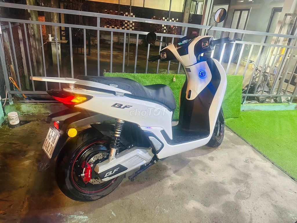 XE MÁY ĐIỆN SH CHÍNH CHỦ Biển 43 BH 2 Năm.. Mua bán Xe điện tại Quận Liên Chiểu Đà Nẵng được đăng bởi Xe Điện Sang Hồng Phát hình 1