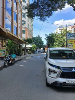phòng VIP ngày cổng KCN Sóng thần thần 1