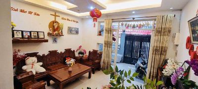 Bán nhà ,Đường Huỳnh Văn bánh ,P 9 PN ,Ngang 5M'85M2 4 tầng Giá:11.2Tỷ