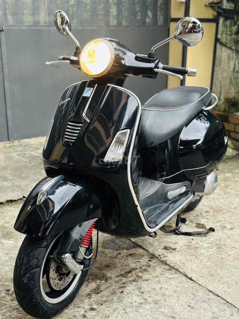 VESPA GTS 125CC SUPPER IE PHUN XĂNG ĐIỆN TỬ. Mua bán Xe máy tại Quận 12 Tp Hồ Chí Minh được đăng bởi Ta Thanh Thai hình 2