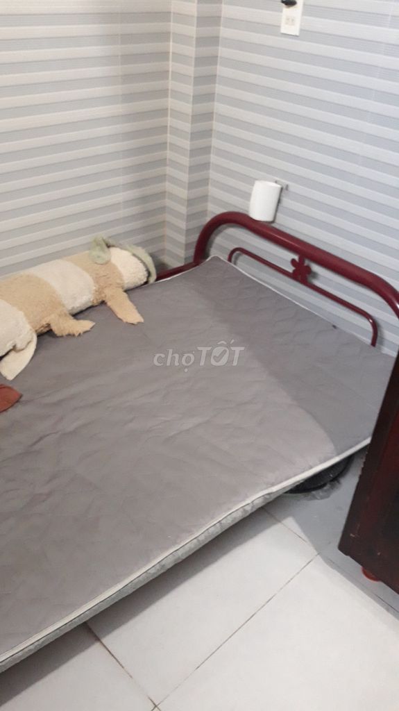 Giường kim loại 1m1 Đỏ Đã sử dụng. Mua bán Giường, chăn ga gối nệm tại Thành phố Biên Hòa Đồng Nai được đăng bởi Là kẻ vô danh hình 1