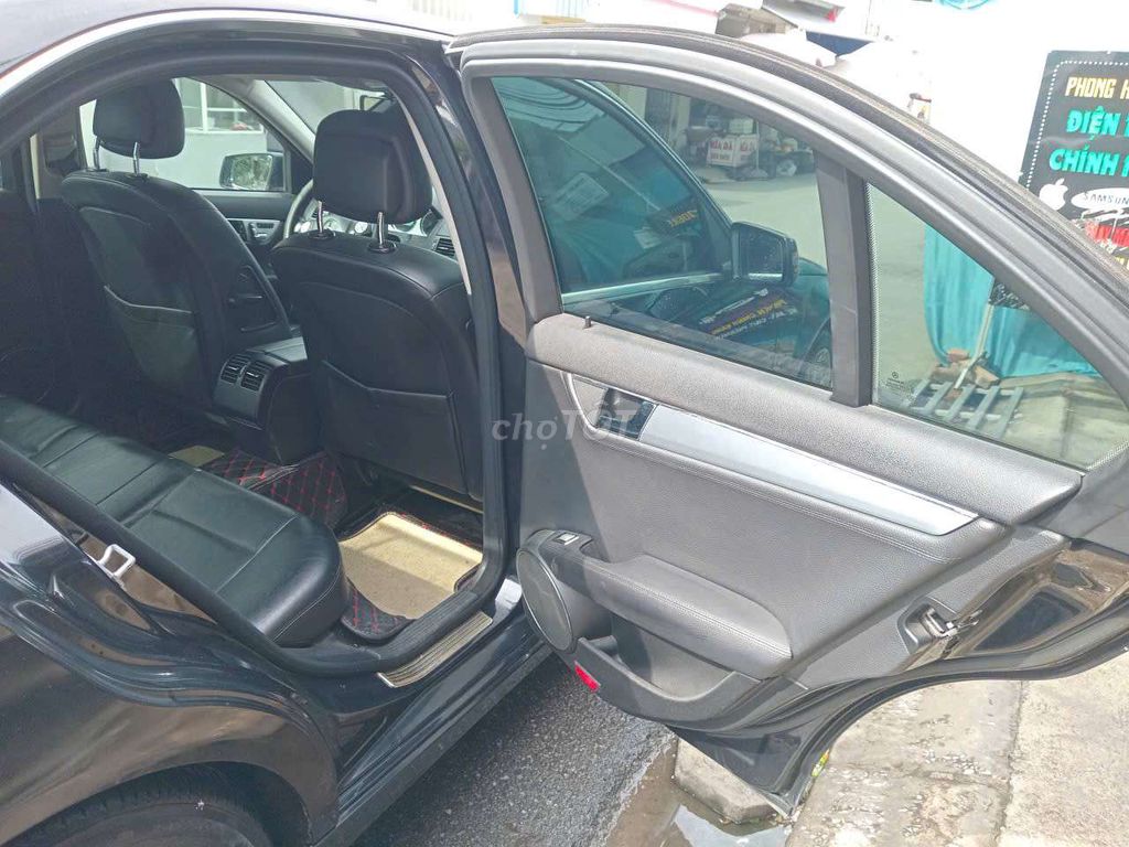 16 439 2009 C200 Avantgarde - 190000 km. Mua bán Ô tô tại Quận Dương Kinh Hải Phòng được đăng bởi Nguyên Phạm hình 6