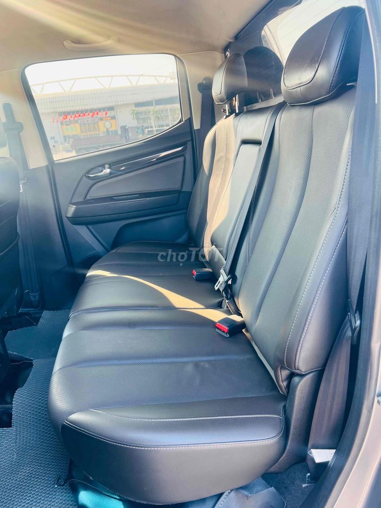 2 cầu stđ  Colorado 2017 High Country 2.8L 4x4 AT. Mua bán Ô tô tại Huyện Đan Phượng Hà Nội được đăng bởi Huy Trungg hình 7