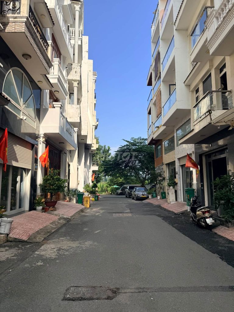 Продается дом Hoang Quoc Viet Q7, 5x12,5 м, 6 этажей, 7,2 миллиарда долларов