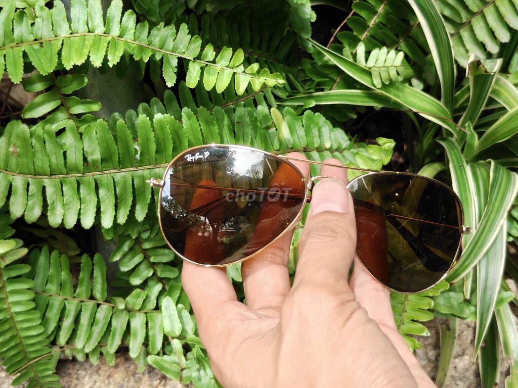 Kính râm Ray-Ban Dòng P Vàng đồng. Mua bán Phụ kiện thời trang khác tại Quận Hoàn Kiếm Hà Nội được đăng bởi Mua Bán Uy Tín Tưởng Là Hàng Đầu hình 1