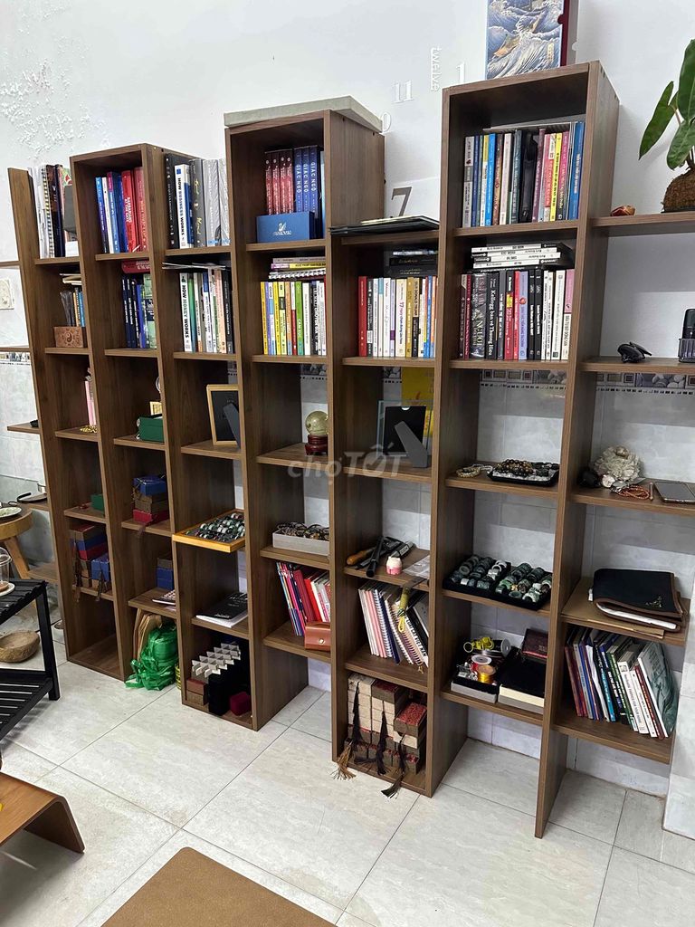 Kệ sách Gỗ mới 10tr thanh lý 2tr5 Bình Tân. Mua bán Tủ, kệ gia đình tại Quận Bình Tân Tp Hồ Chí Minh được đăng bởi Ngọc hình 1