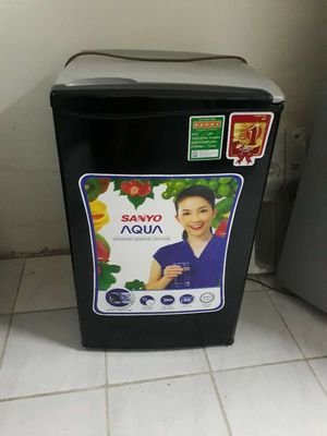 Tủ lạnh Sanyo Aqua mini 90lít.