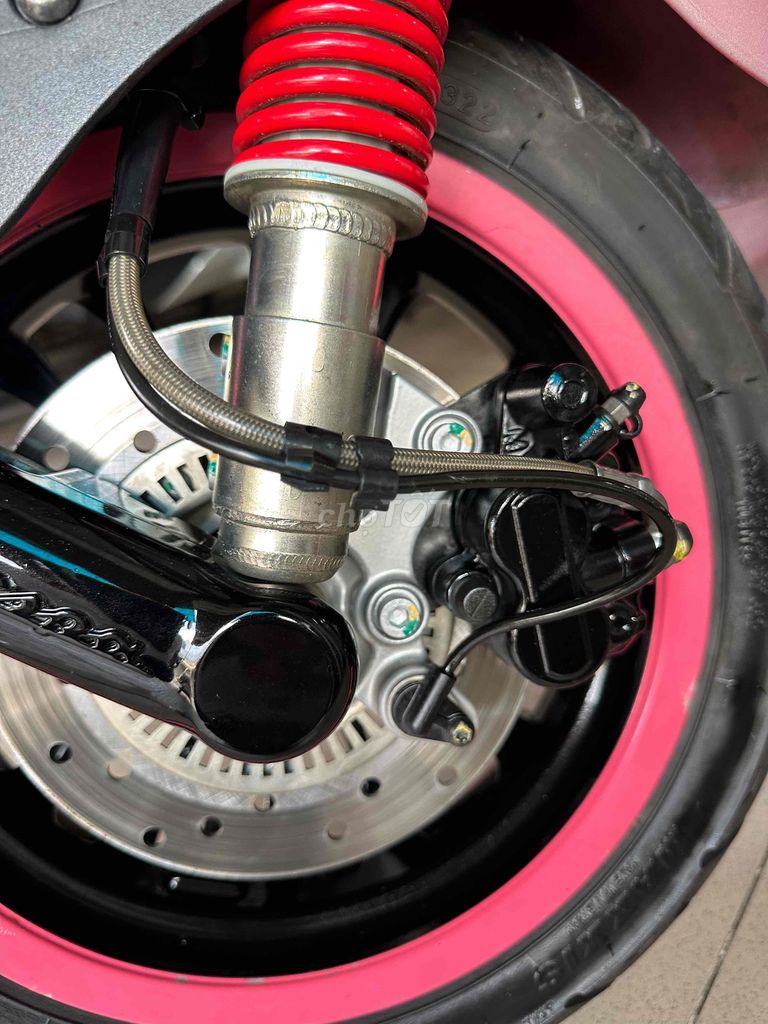 piaggio mua 2023 chạy 7 ngàn km mới 99% zin 100%. Mua bán Xe máy tại Quận 8 Tp Hồ Chí Minh được đăng bởi A. Hải hình 2