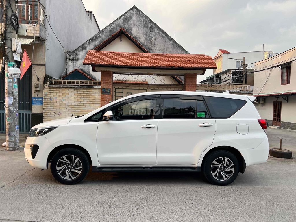 Toyota Innova 2.0E số sàn 8 chỗ 2022. Mua bán Ô tô tại Quận 8 Tp Hồ Chí Minh được đăng bởi Đông Mai hình 5